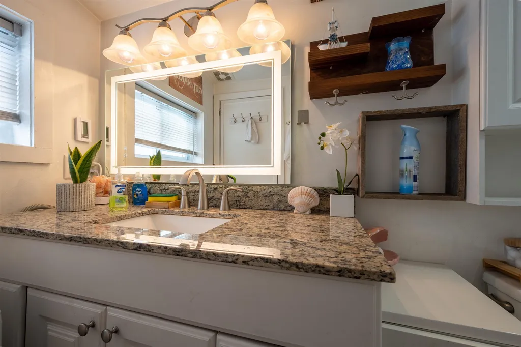 18 Riverview Terrace Hampton NH 03842