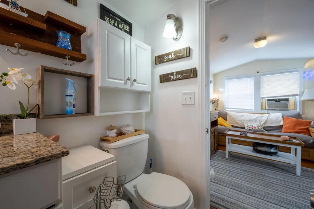 18 Riverview Terrace Hampton NH 03842