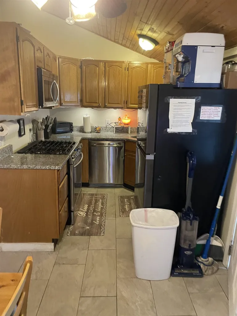 18 Riverview Terrace Hampton NH 03842