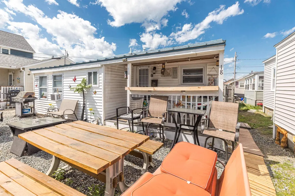 18 Riverview Terrace Hampton NH 03842