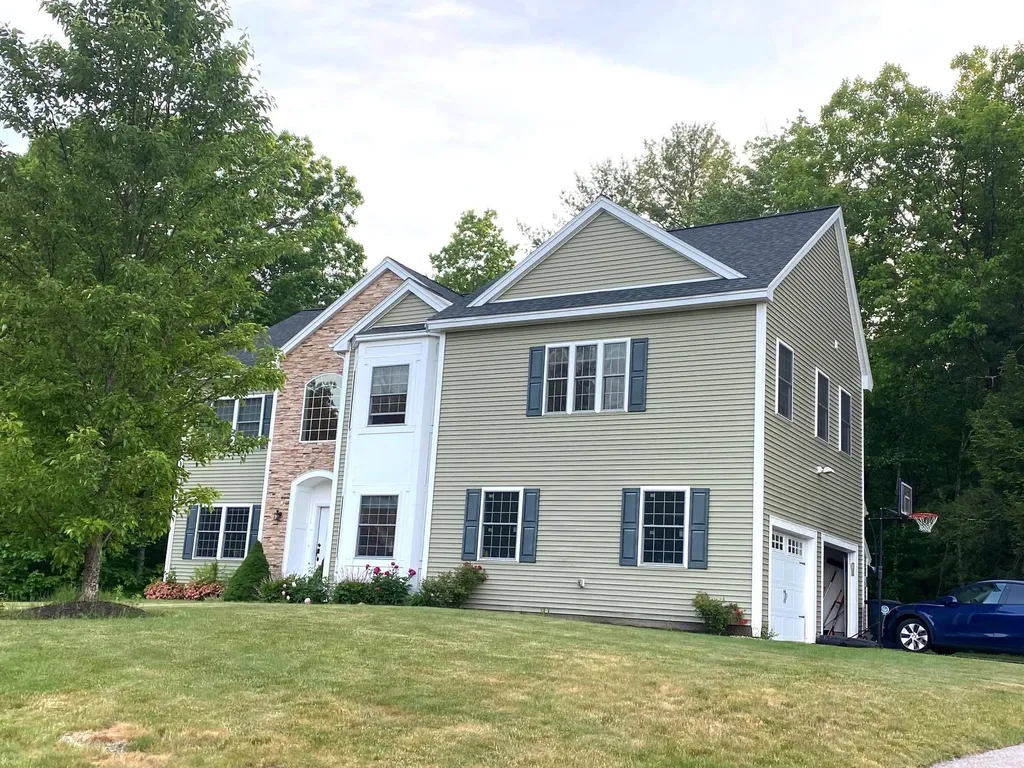 7 Cotillion Lane Nashua NH 03062