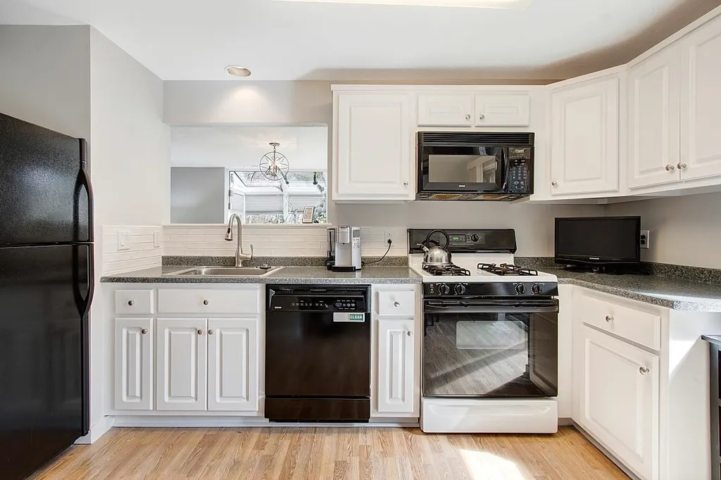 15 Eaton Court Haverhill MA 01832
