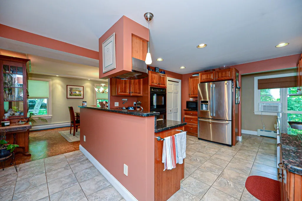 17 Little Pine Lane Exeter NH 03833