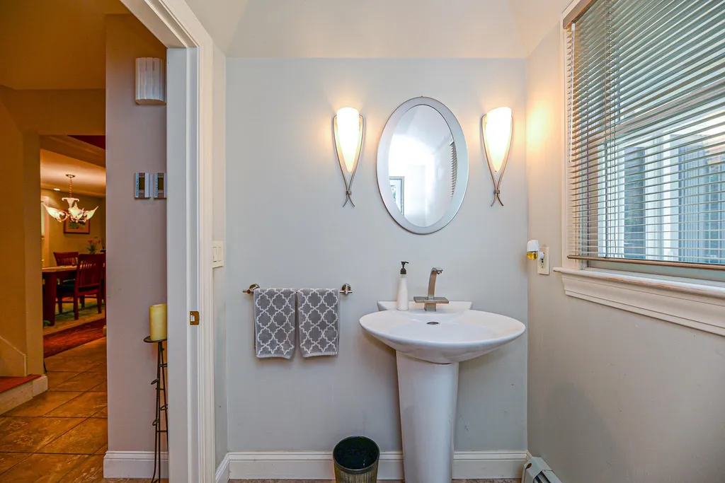 17 Little Pine Lane Exeter NH 03833