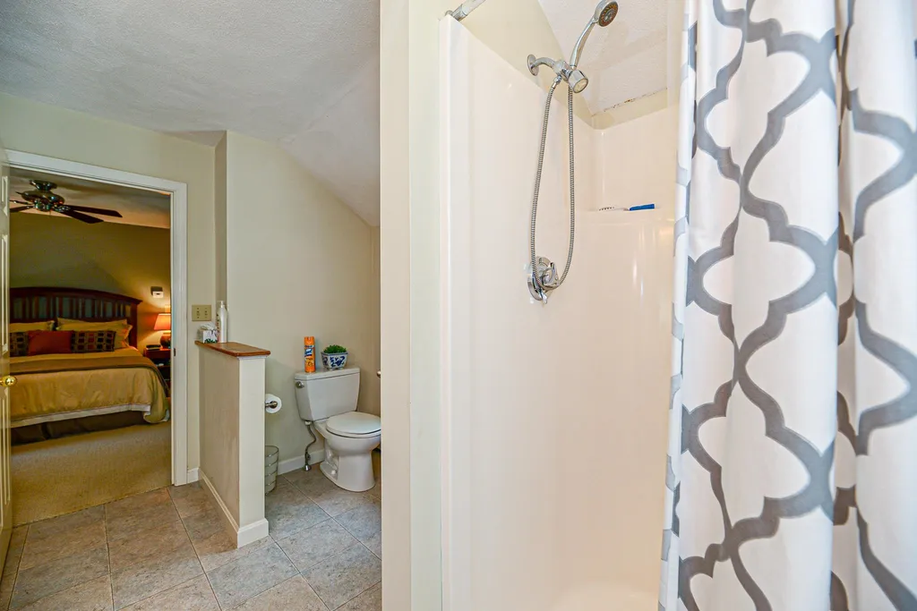 17 Little Pine Lane Exeter NH 03833