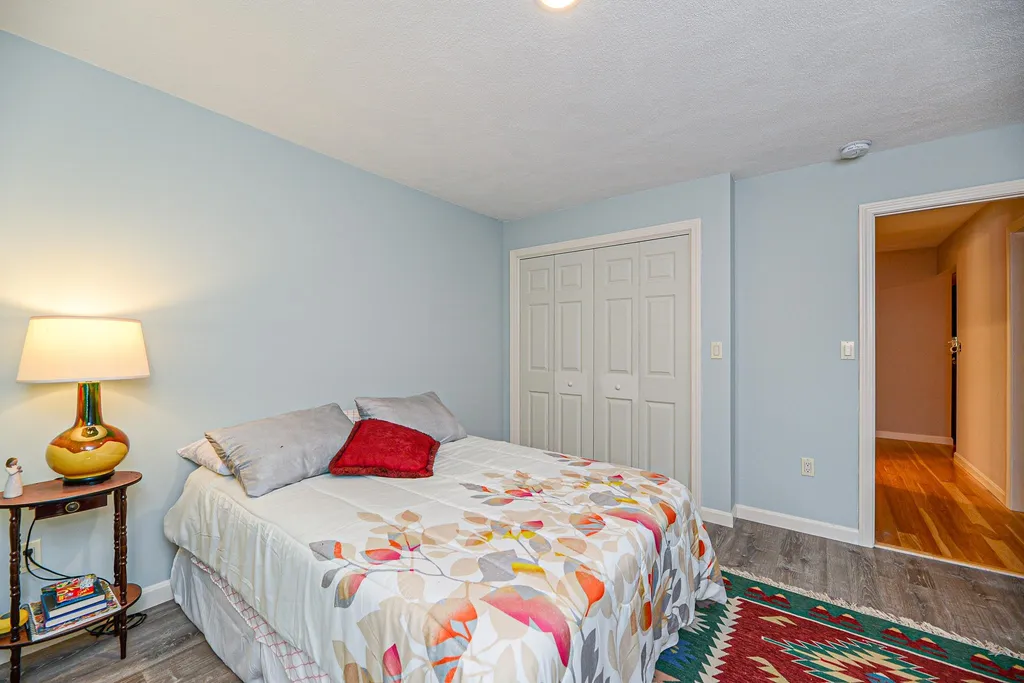 17 Little Pine Lane Exeter NH 03833