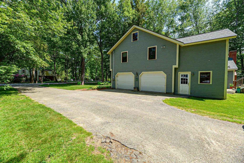 17 Little Pine Lane Exeter NH 03833