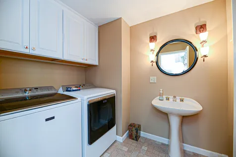 17 Little Pine Lane Exeter NH 03833