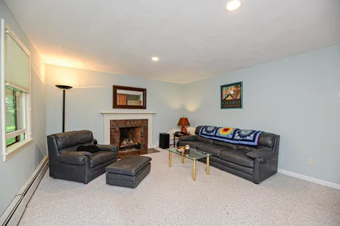 17 Little Pine Lane Exeter NH 03833