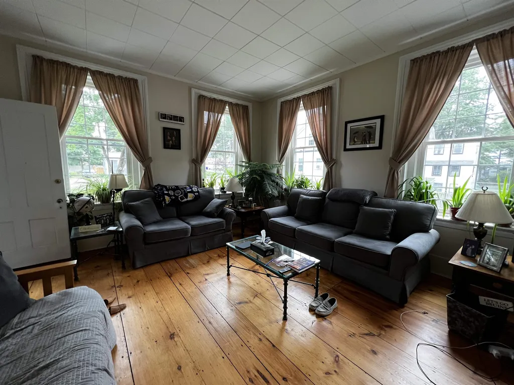 9 Forest Street Exeter NH 03833