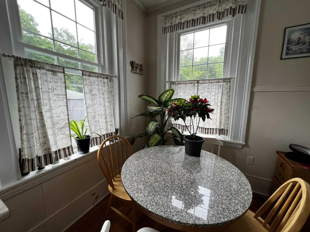 9 Forest Street Exeter NH 03833