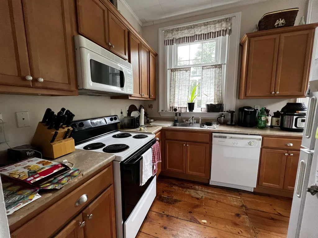 9 Forest Street Exeter NH 03833