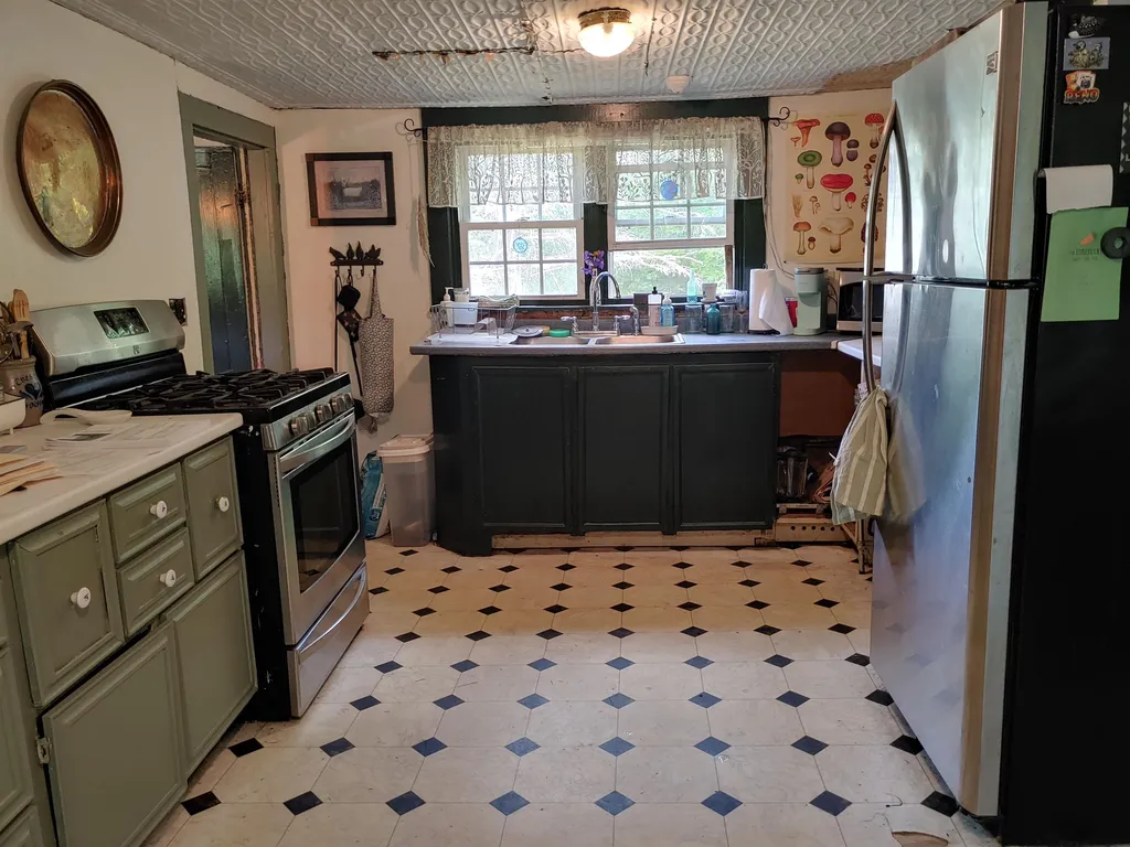 586 Atwell Hill Road Wentworth NH 03282