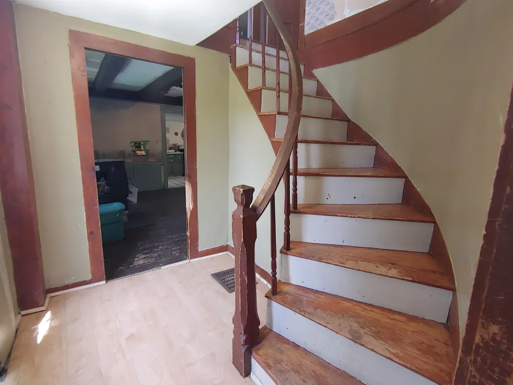 586 Atwell Hill Road Wentworth NH 03282