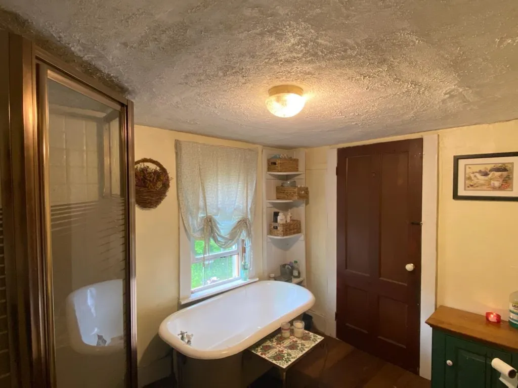 586 Atwell Hill Road Wentworth NH 03282