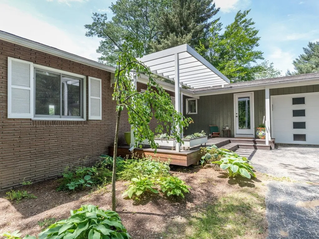 7 Sandalwood Drive South Burlington VT 05403