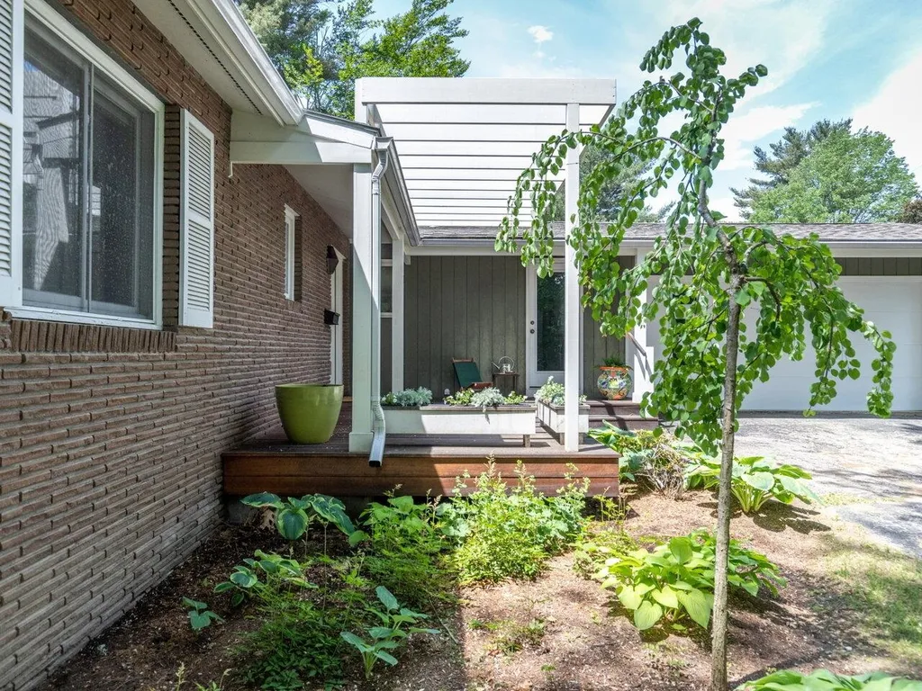 7 Sandalwood Drive South Burlington VT 05403
