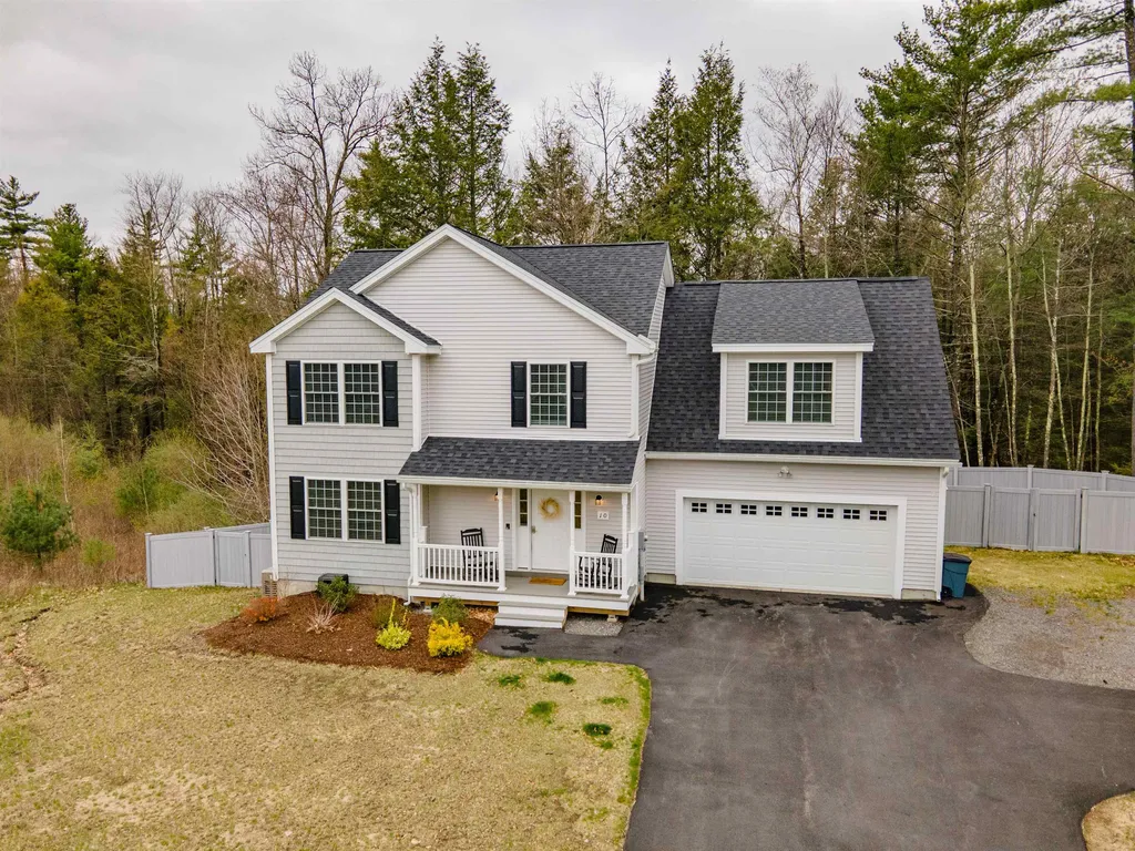 10 Peregrine Way Milford NH 03055