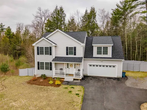 10 Peregrine Way Milford NH 03055