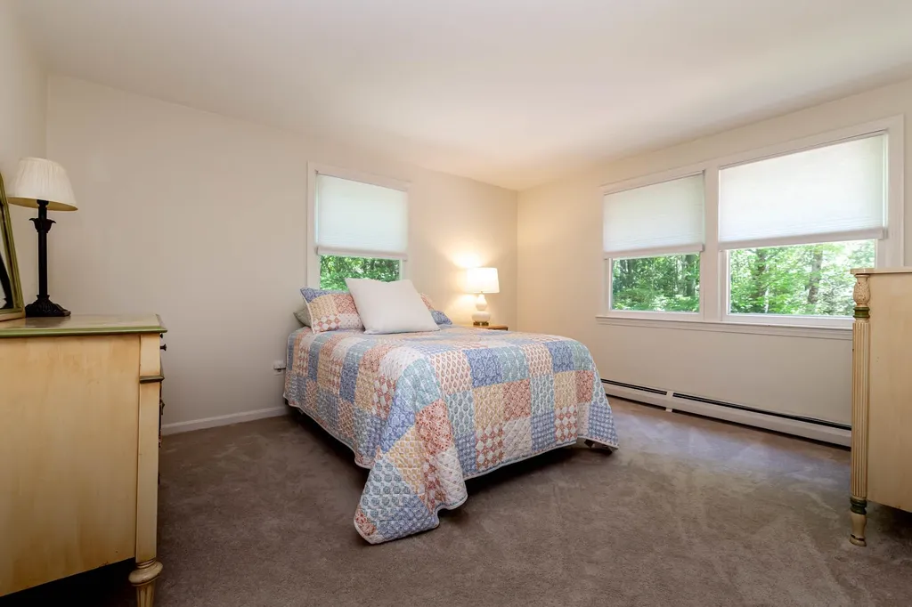 5 Crockett Lane Amherst NH 03031