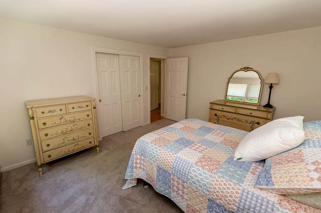 5 Crockett Lane Amherst NH 03031