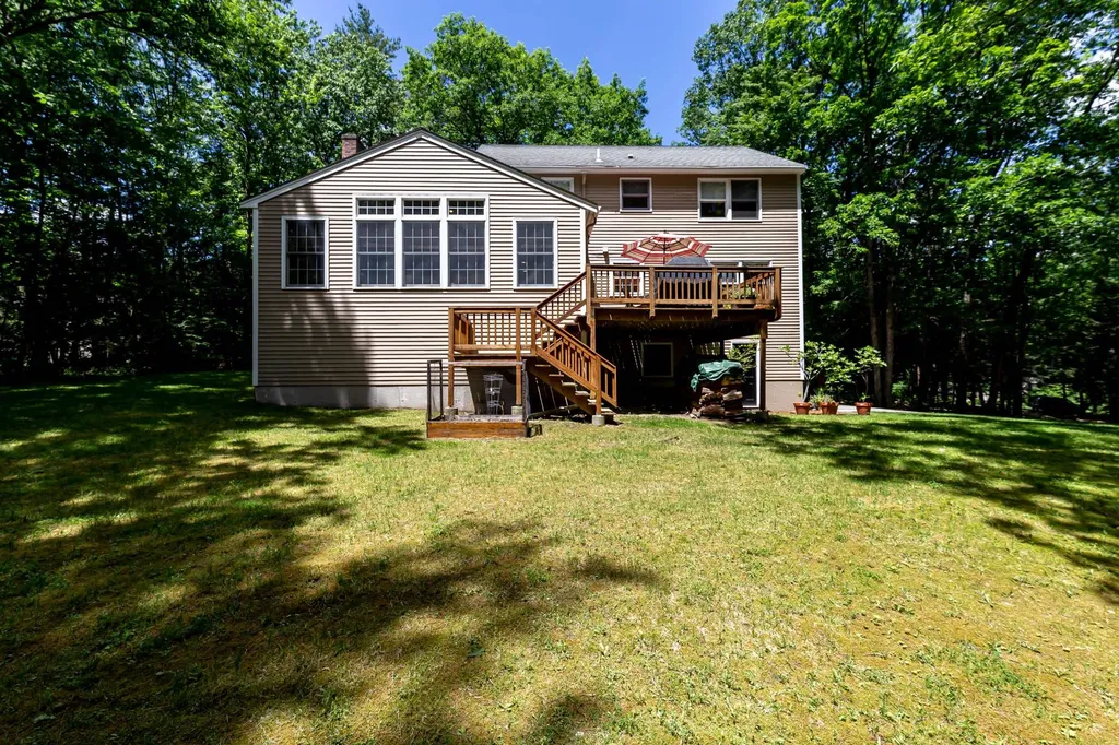 5 Crockett Lane Amherst NH 03031