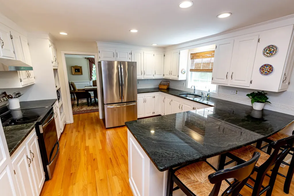 5 Crockett Lane Amherst NH 03031
