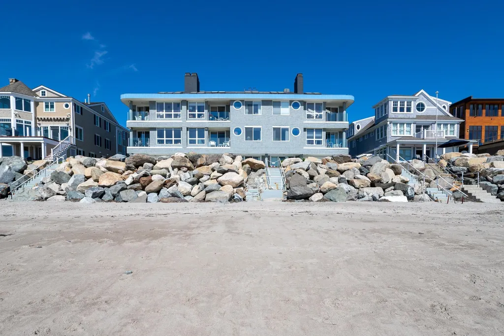 1044 Ocean Boulevard Hampton NH 03842