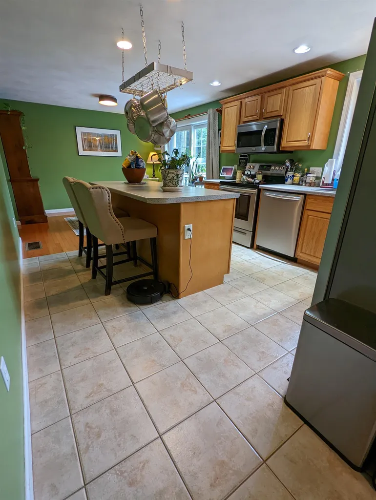 8 Grace Drive Weare NH 03281