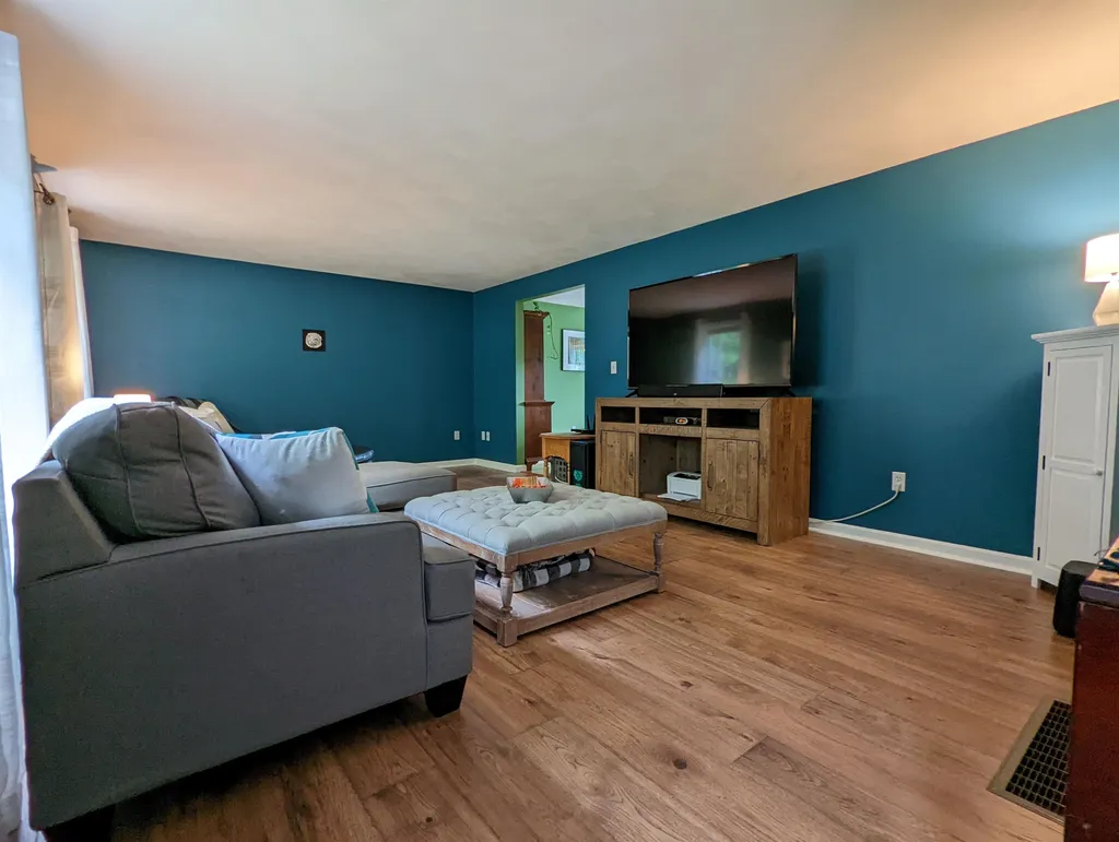 8 Grace Drive Weare NH 03281