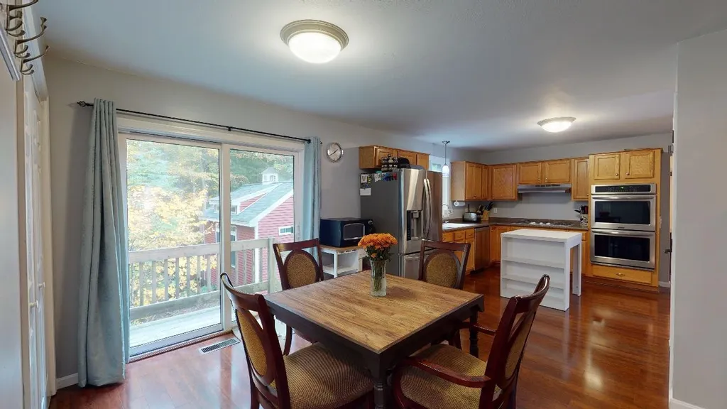 22 Greystone Place Milford NH 03055
