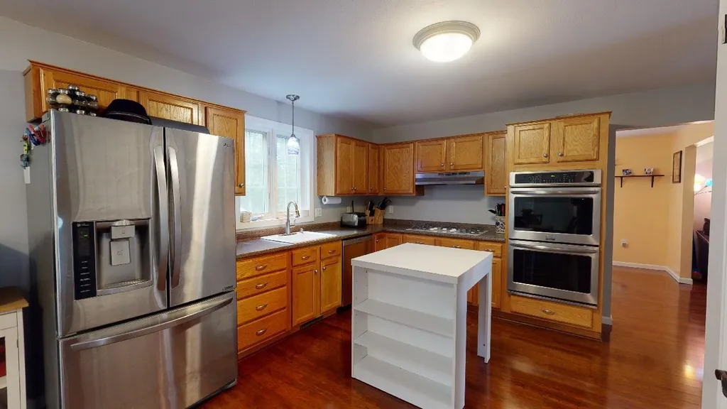 22 Greystone Place Milford NH 03055