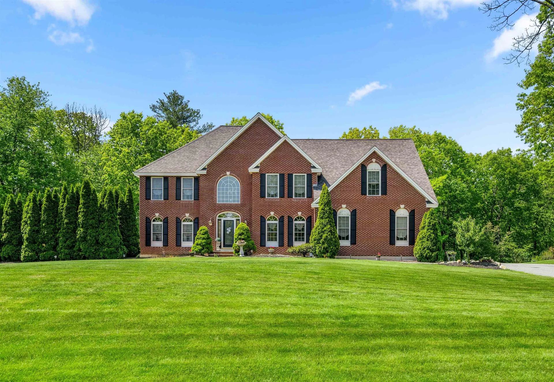 73 Stonepost Road Pelham NH 03076