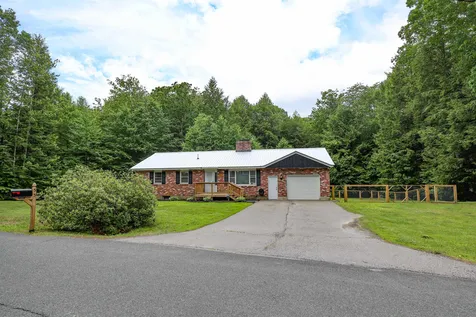 33 Scotts Drive Charlestown NH 03603
