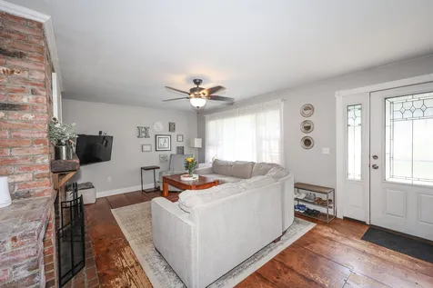 33 Scotts Drive Charlestown NH 03603
