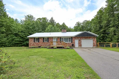 33 Scotts Drive Charlestown NH 03603