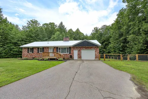 33 Scotts Drive Charlestown NH 03603