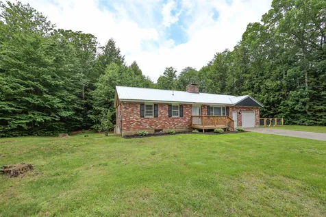 33 Scotts Drive Charlestown NH 03603