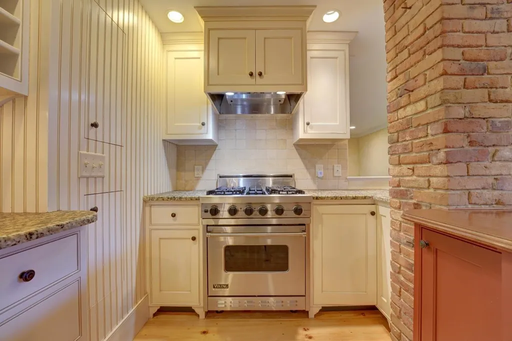 38 Pine Street Exeter NH 03833