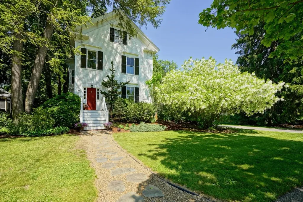 38 Pine Street Exeter NH 03833