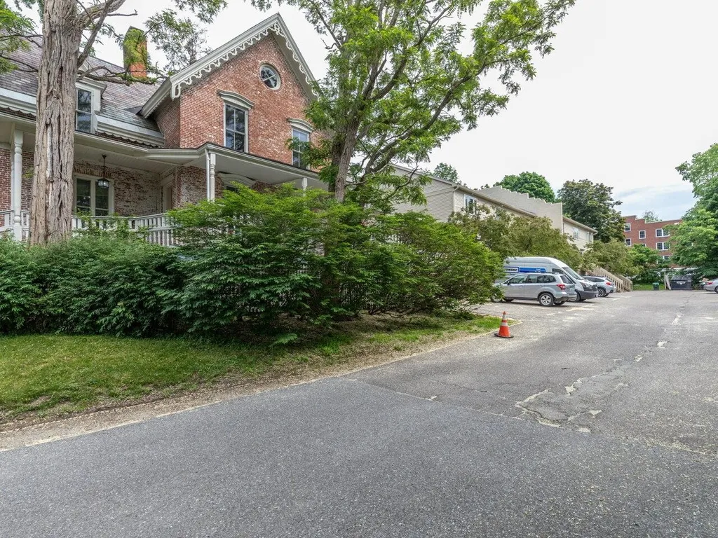 337 College Street Burlington VT 05401