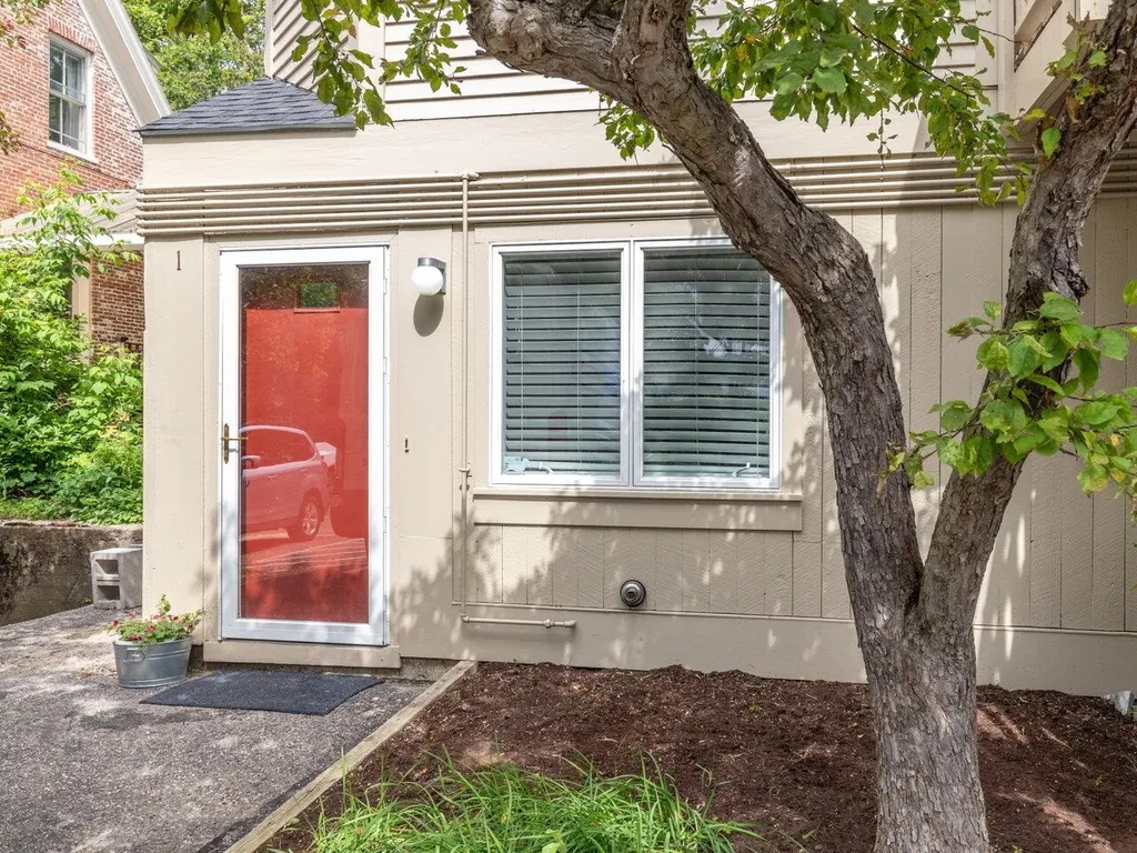 337 College Street Burlington VT 05401