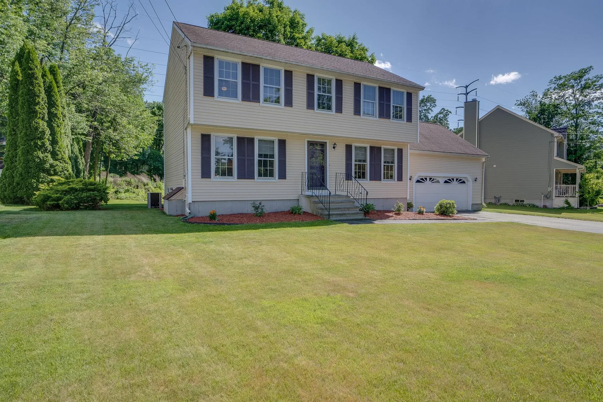 8 Kelly Street Nashua NH 03062