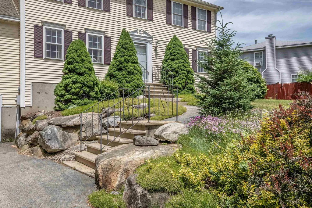 9 Harmony Lane Hooksett NH 03106