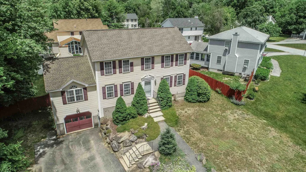 9 Harmony Lane Hooksett NH 03106