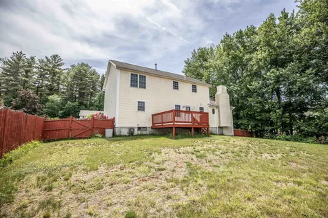 9 Harmony Lane Hooksett NH 03106