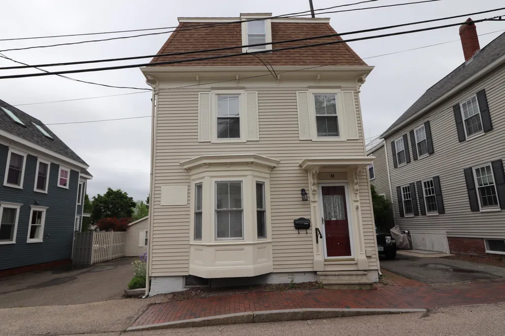 44 Rogers Street Portsmouth NH 03801