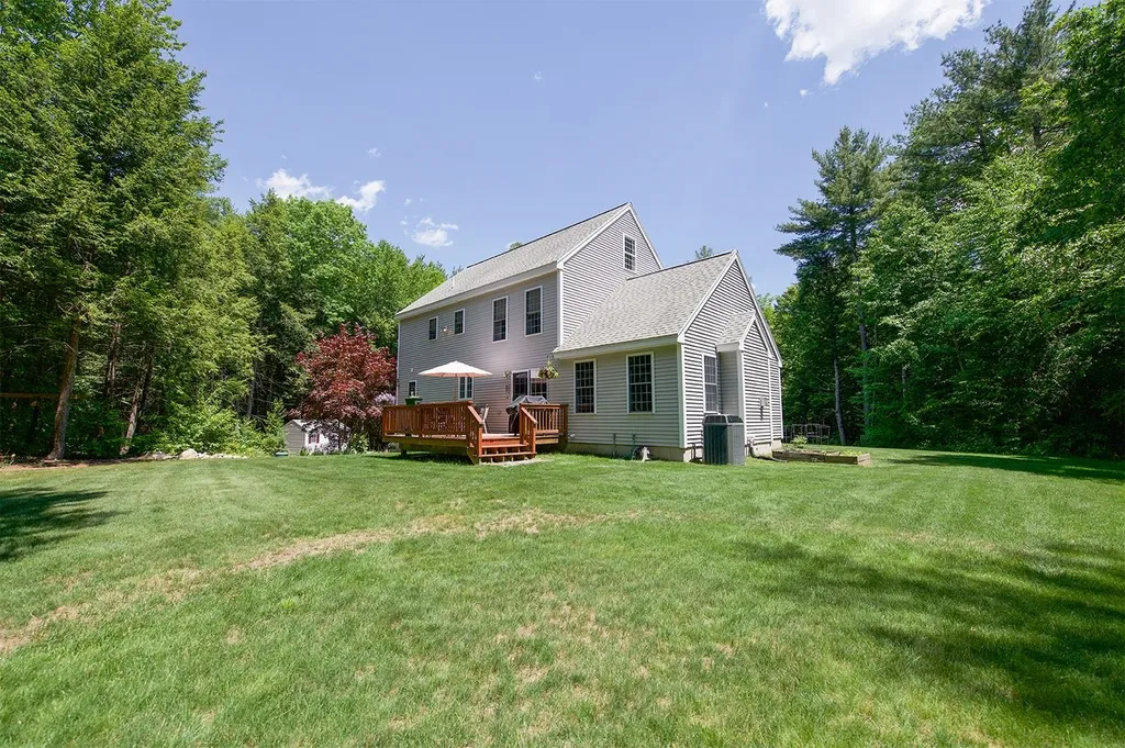 22 Lexington Drive Sandown NH 03873