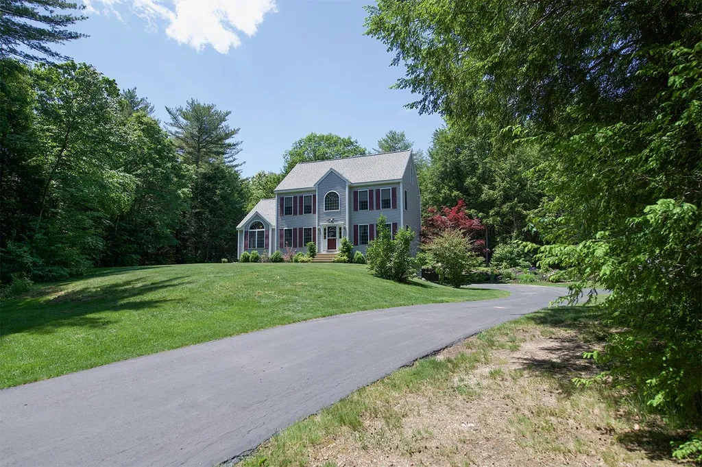 22 Lexington Drive Sandown NH 03873