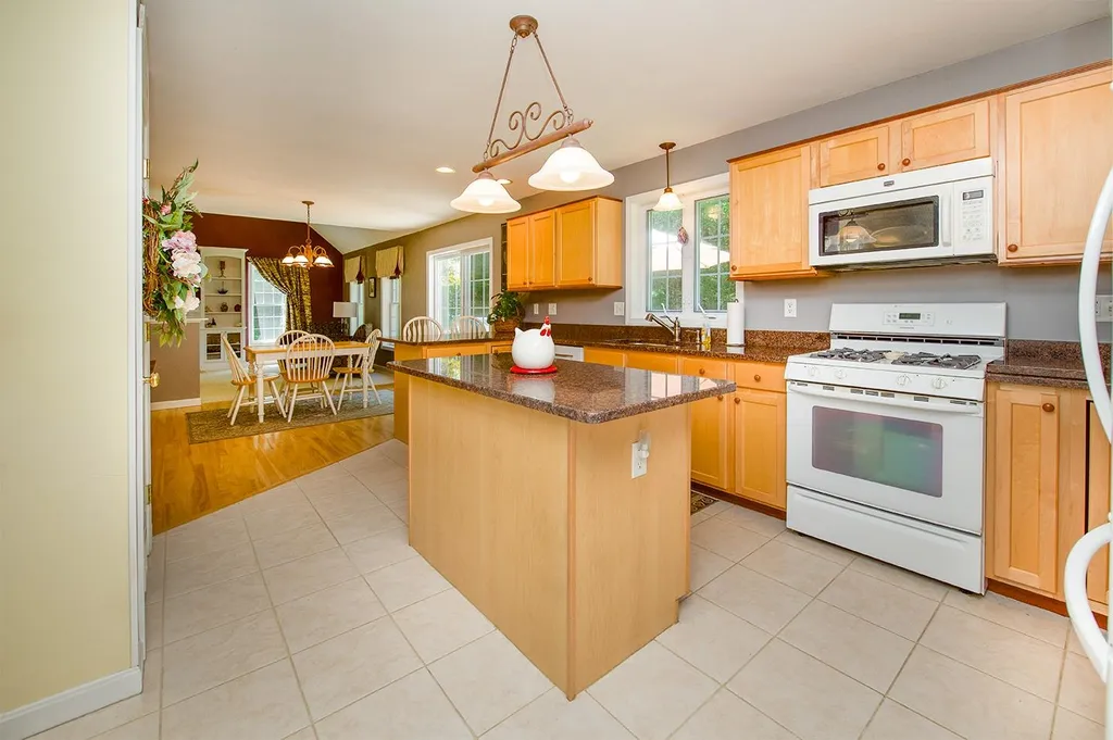 22 Lexington Drive Sandown NH 03873